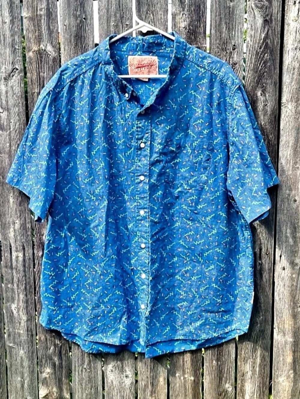 Vintage Men’s Blue Retro Pattern Short Sleeve Button-Up Shirt